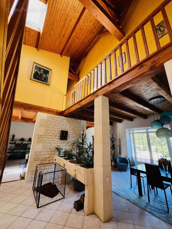 Maison à TONNAY-CHARENTE