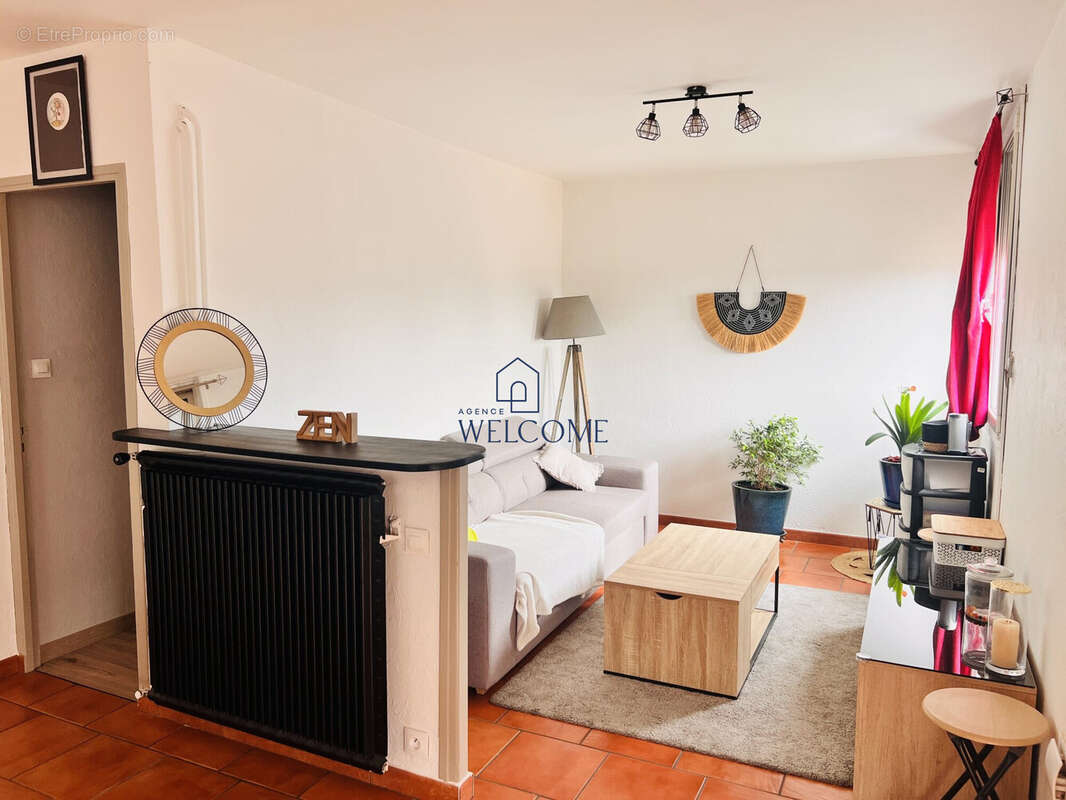 Appartement à BAGNOLS-SUR-CEZE