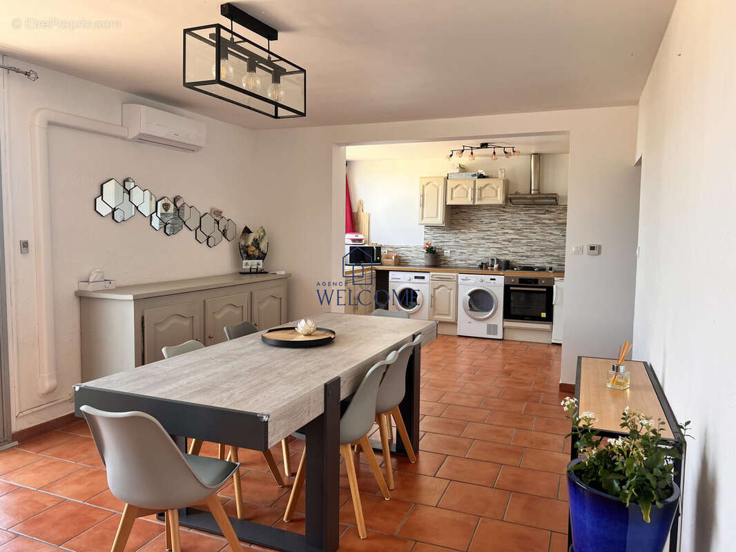Appartement à BAGNOLS-SUR-CEZE