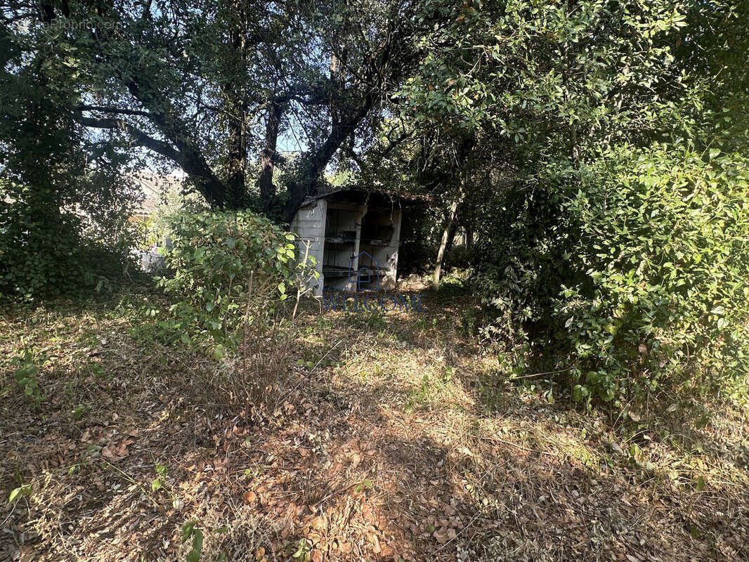 Terrain à BAGNOLS-SUR-CEZE