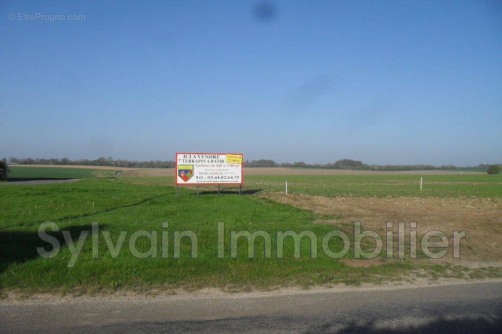 Terrain à ERNEMONT-BOUTAVENT