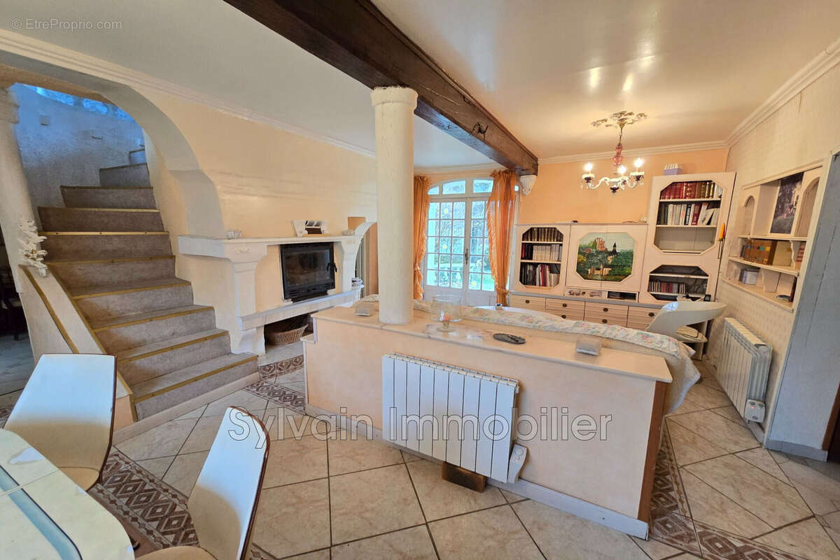 Maison à GRANDVILLIERS