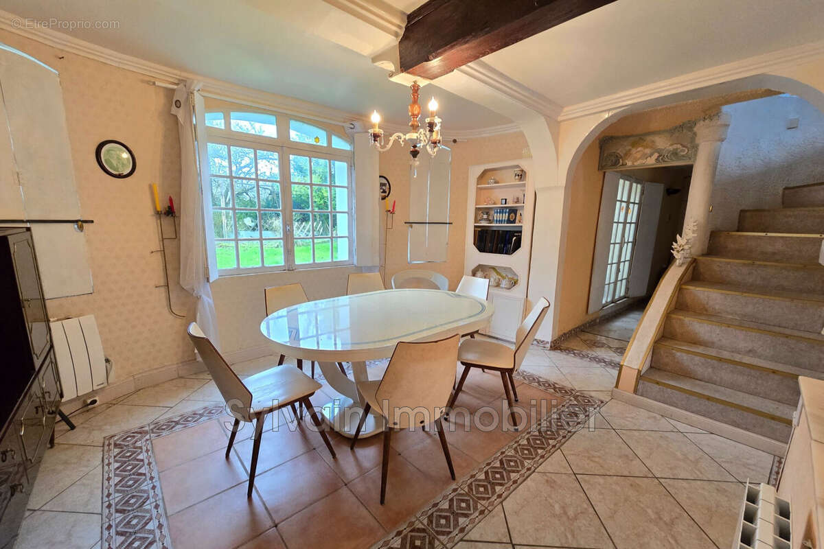 Maison à GRANDVILLIERS