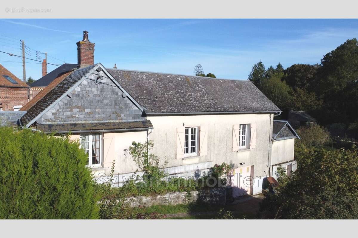 Maison à HECOURT