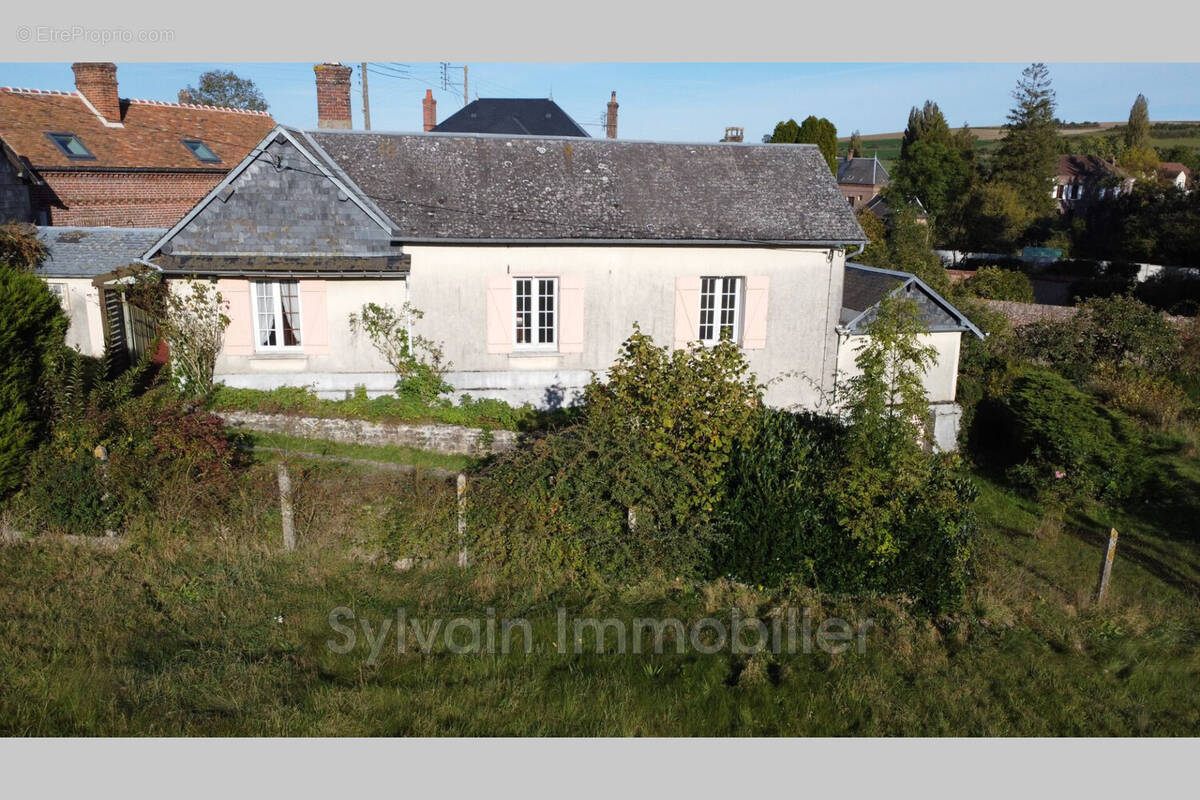 Maison à HECOURT