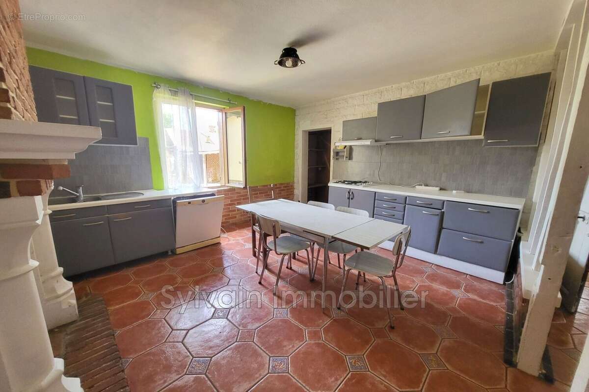 Maison à FEUQUIERES