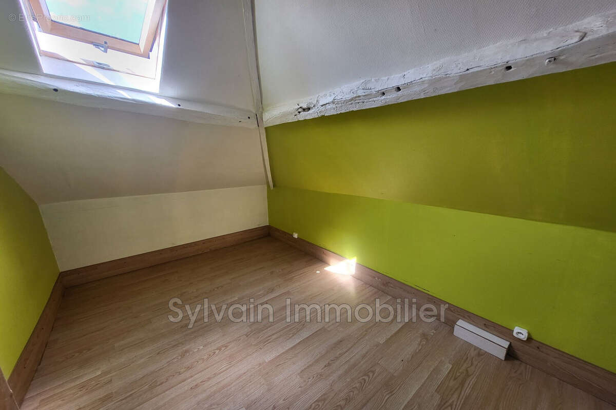 Maison à FEUQUIERES