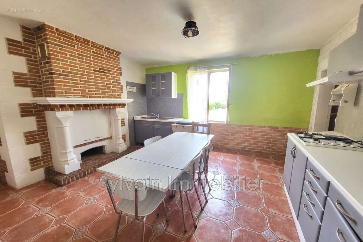 Maison à FEUQUIERES