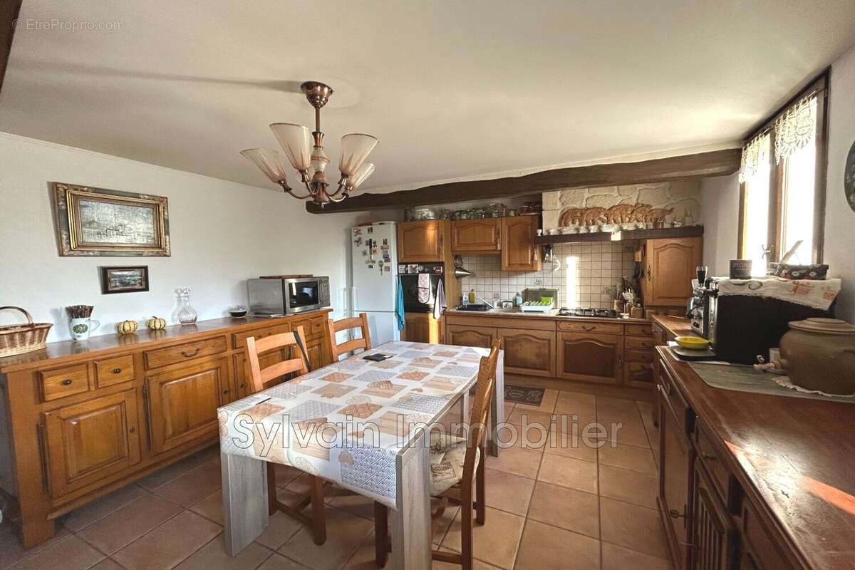 Maison à GRANDVILLIERS