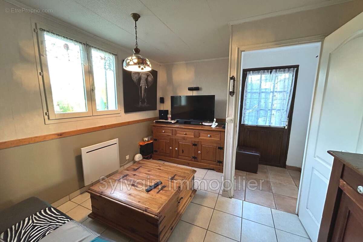 Maison à GRANDVILLIERS