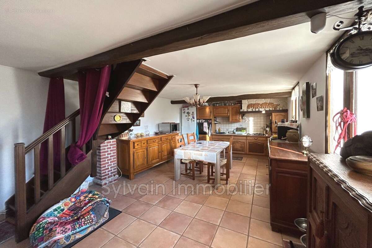 Maison à GRANDVILLIERS