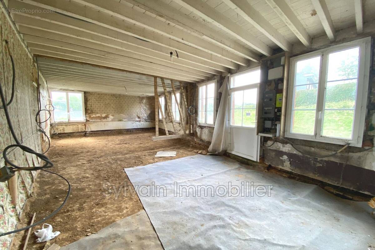 Maison à FEUQUIERES
