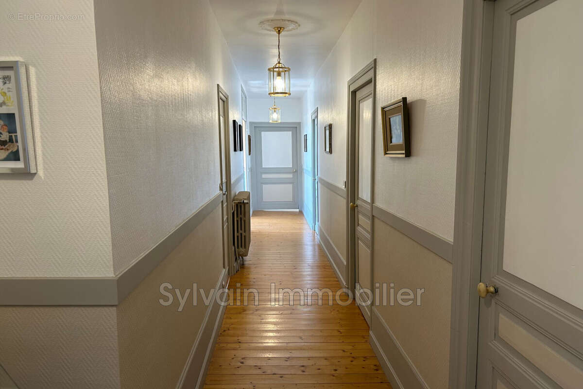 Maison à MILLY-SUR-THERAIN