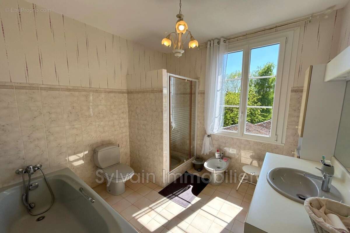 Maison à MILLY-SUR-THERAIN