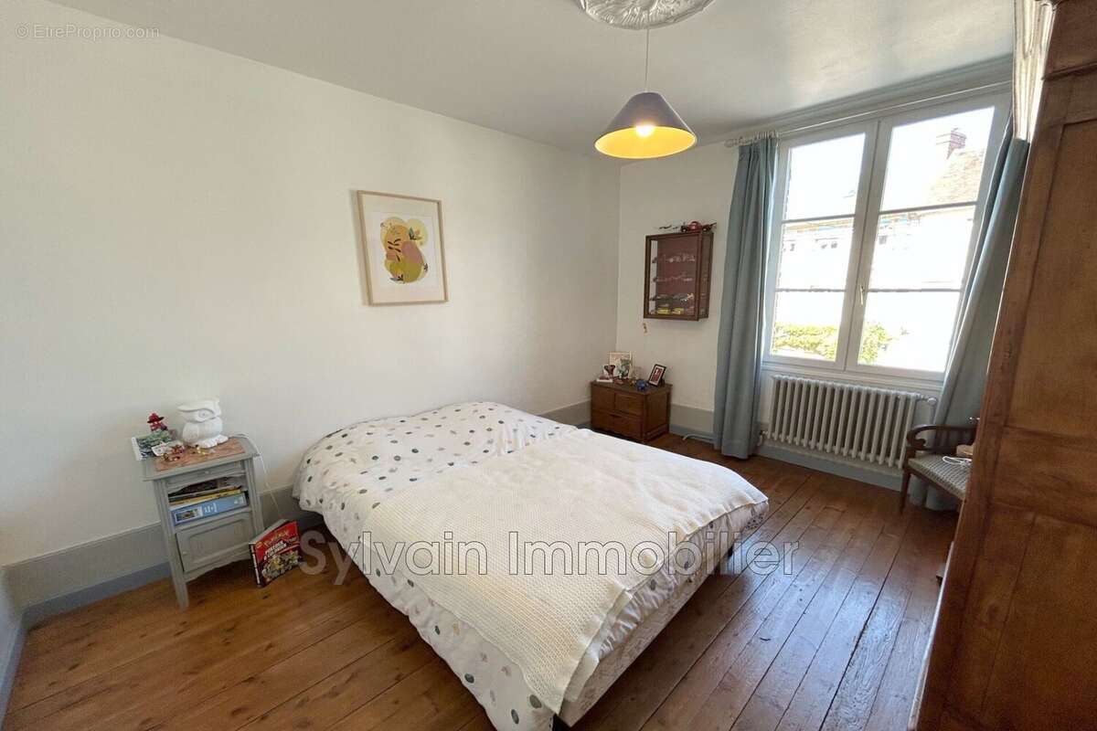 Maison à MILLY-SUR-THERAIN