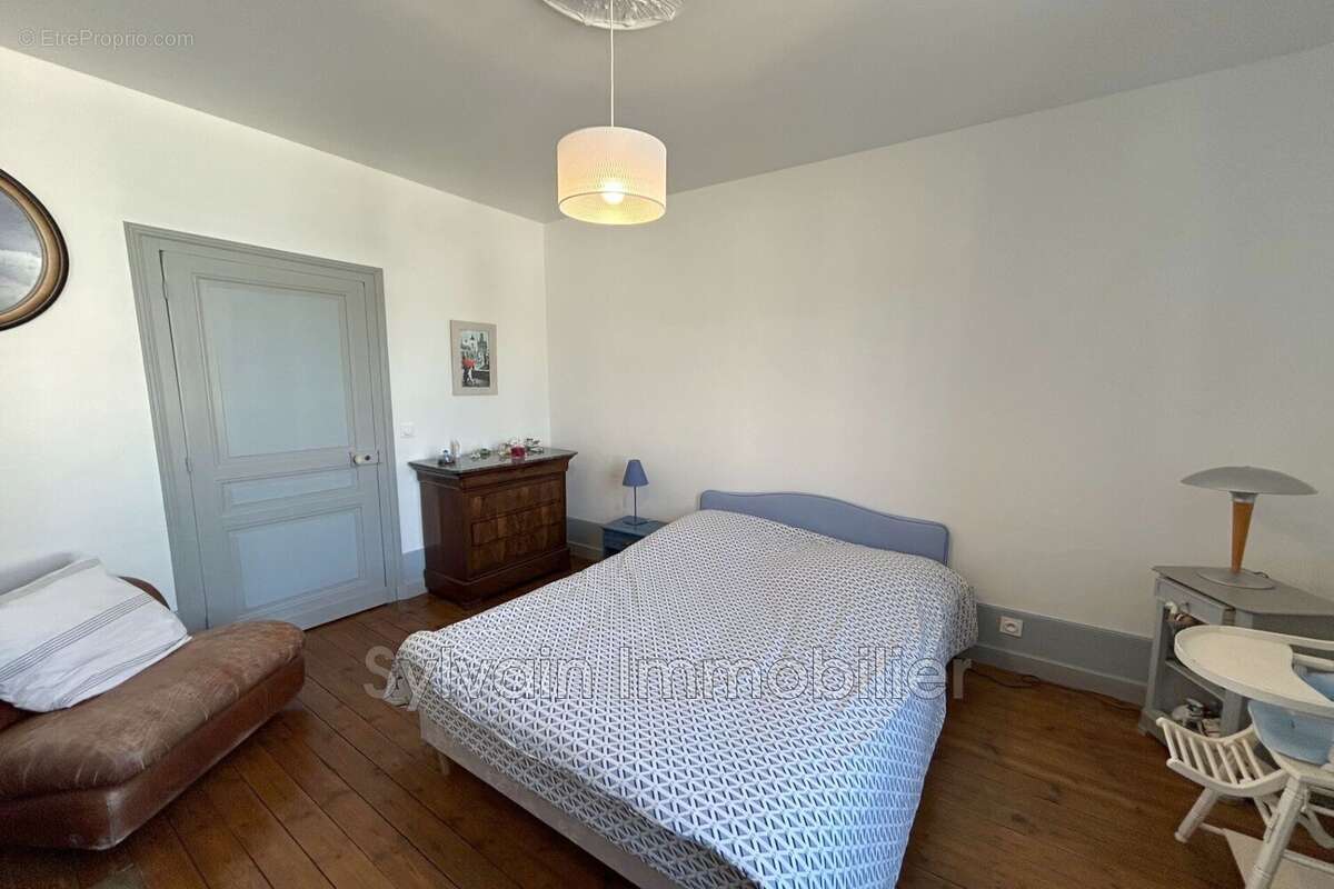 Maison à MILLY-SUR-THERAIN