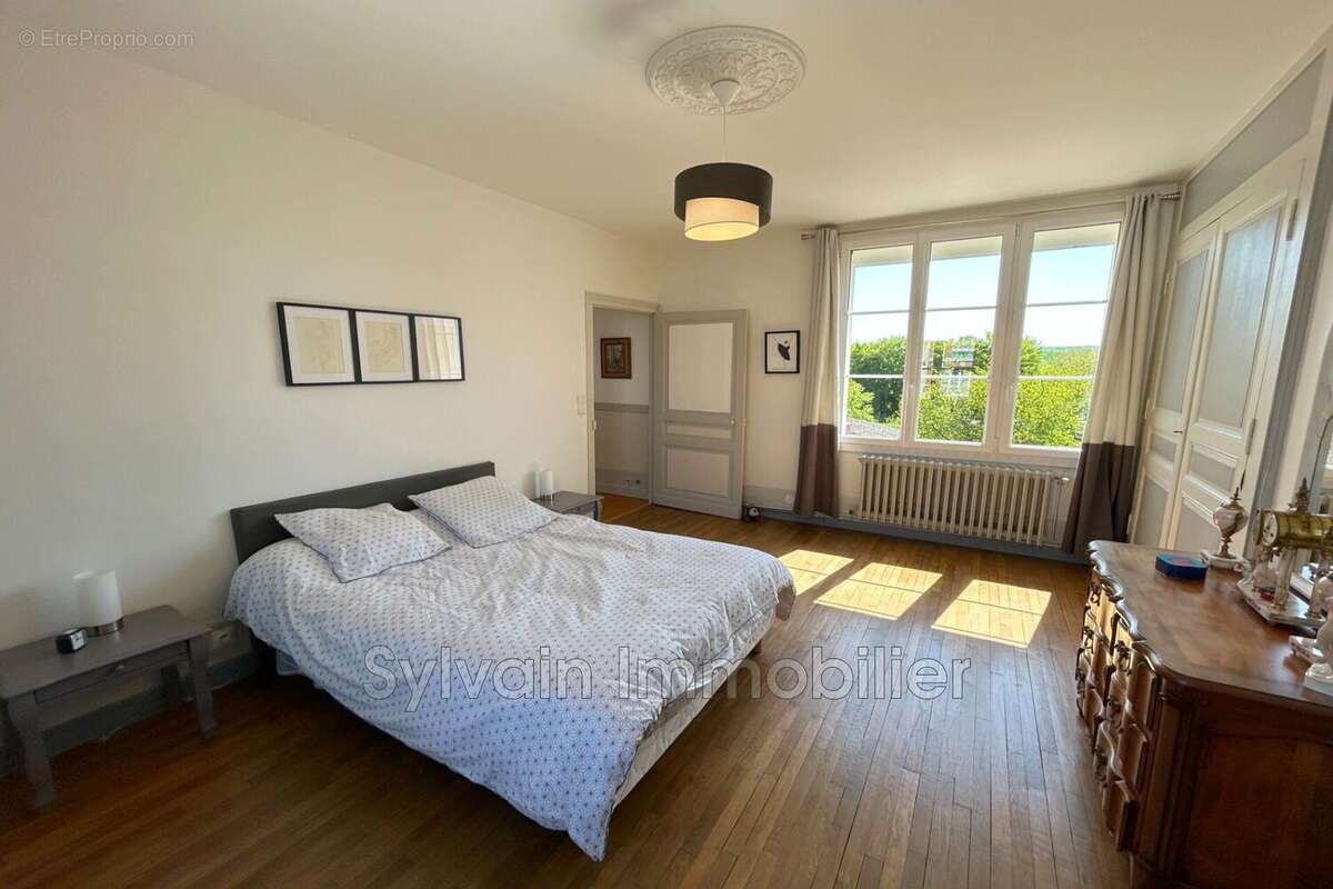 Maison à MILLY-SUR-THERAIN