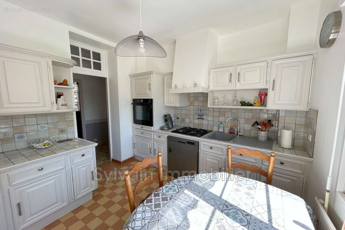 Maison à MILLY-SUR-THERAIN