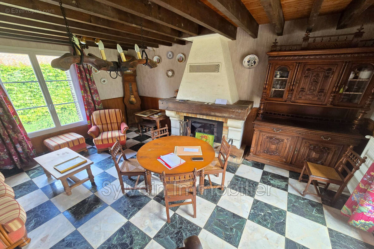 Maison à MILLY-SUR-THERAIN