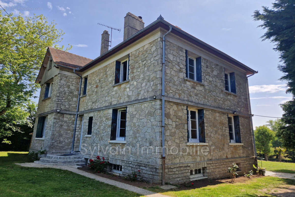 Maison à FONTENAY-TORCY