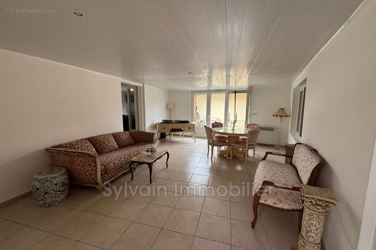 Maison à MILLY-SUR-THERAIN