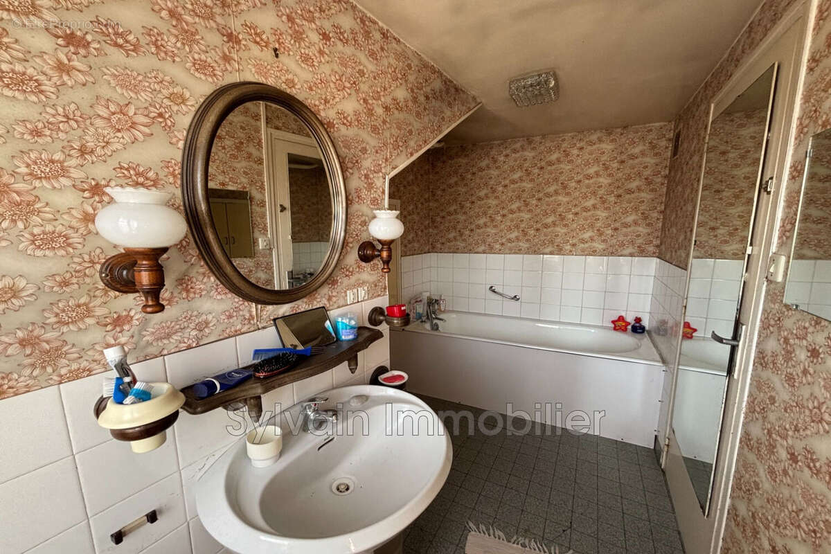 Maison à MILLY-SUR-THERAIN