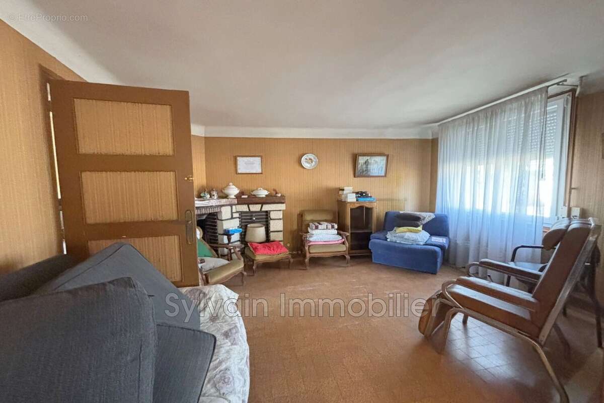 Maison à MILLY-SUR-THERAIN