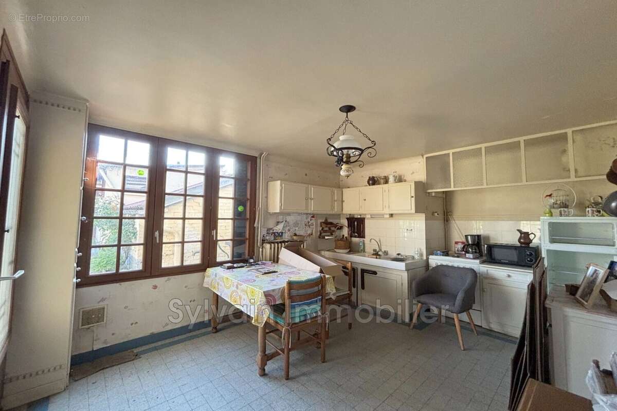 Maison à MILLY-SUR-THERAIN