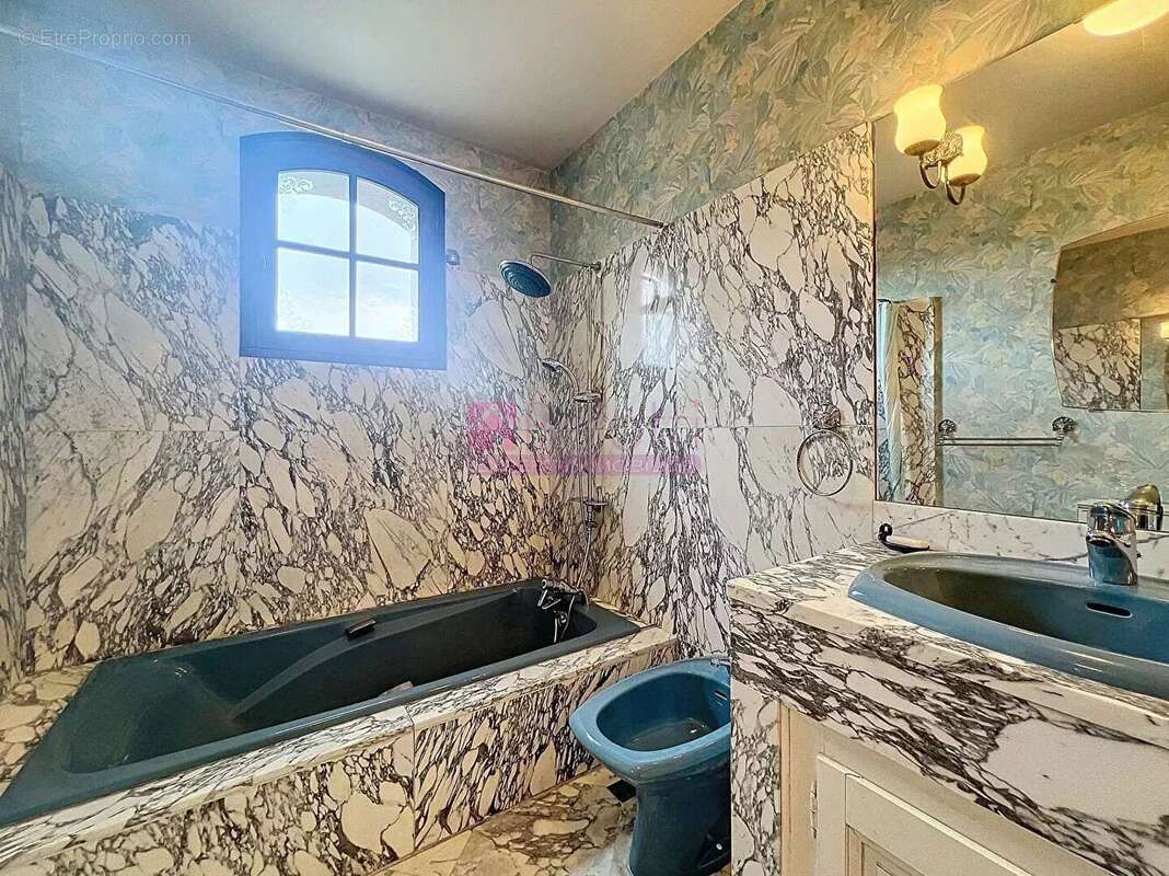 Maison à LAVERNOSE-LACASSE