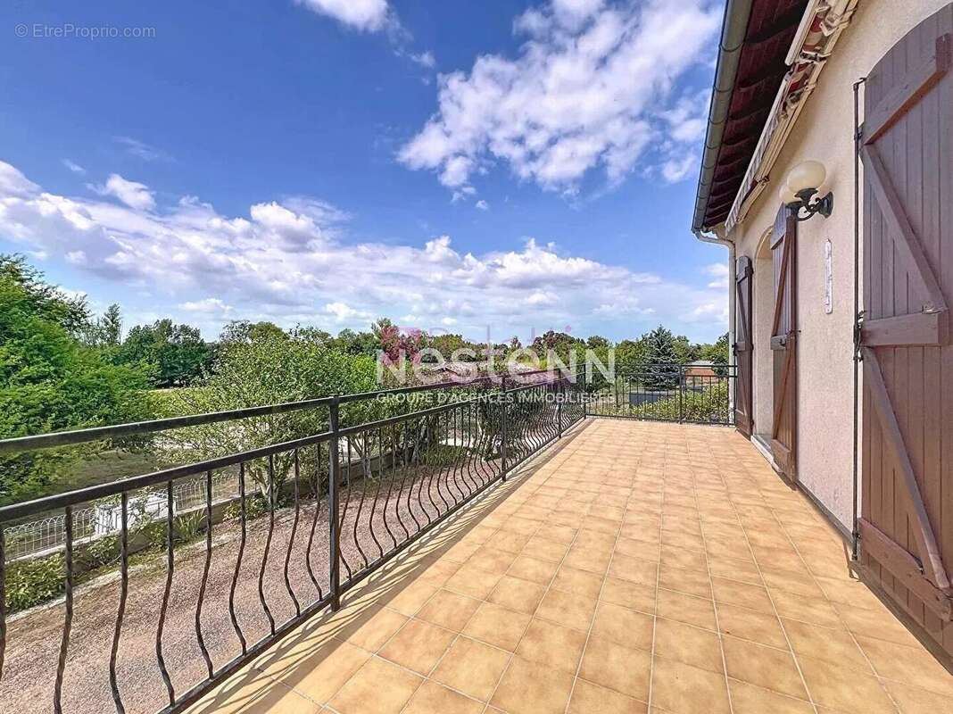 Maison à LAVERNOSE-LACASSE