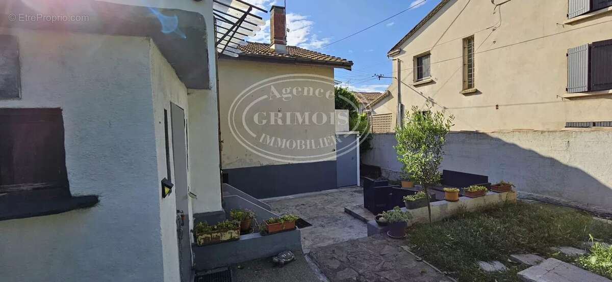 Maison à LEZIGNAN-CORBIERES