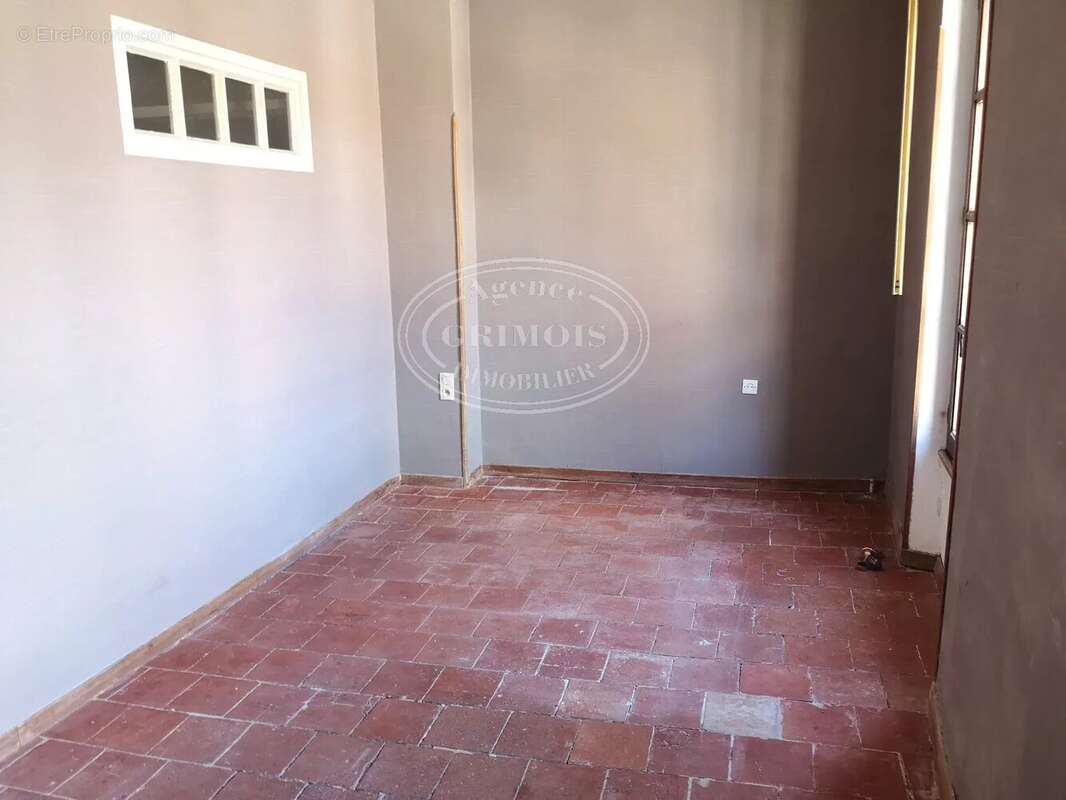 Appartement à LEZIGNAN-CORBIERES