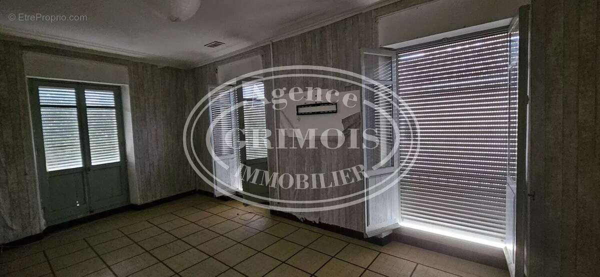 Appartement à LEZIGNAN-CORBIERES