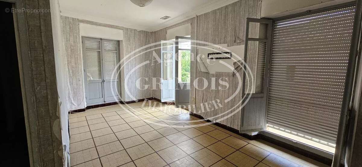 Appartement à LEZIGNAN-CORBIERES