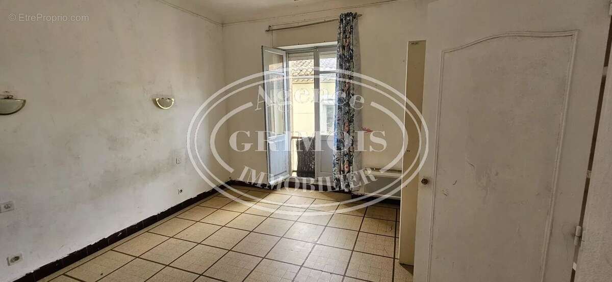 Appartement à LEZIGNAN-CORBIERES