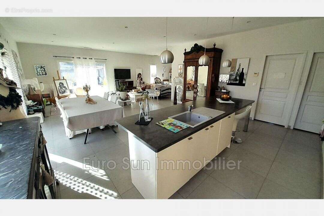 Maison à NISSAN-LEZ-ENSERUNE