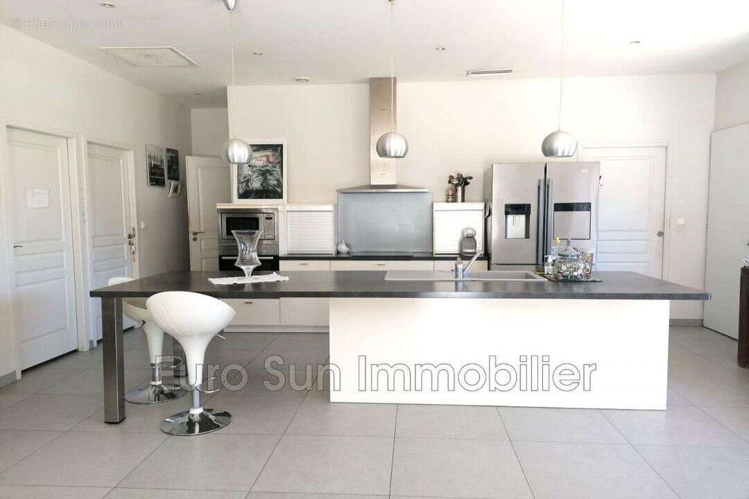 Maison à NISSAN-LEZ-ENSERUNE