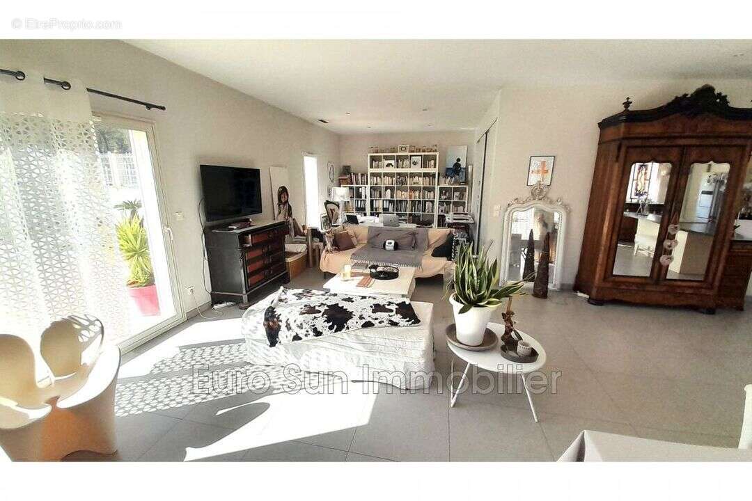 Maison à NISSAN-LEZ-ENSERUNE