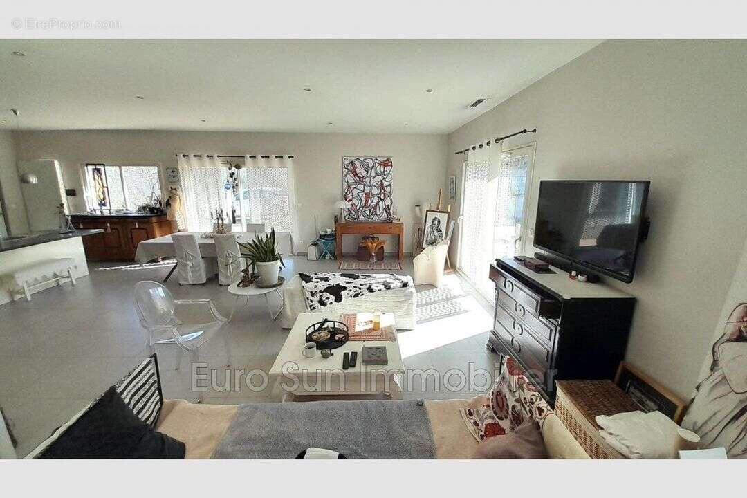 Maison à NISSAN-LEZ-ENSERUNE