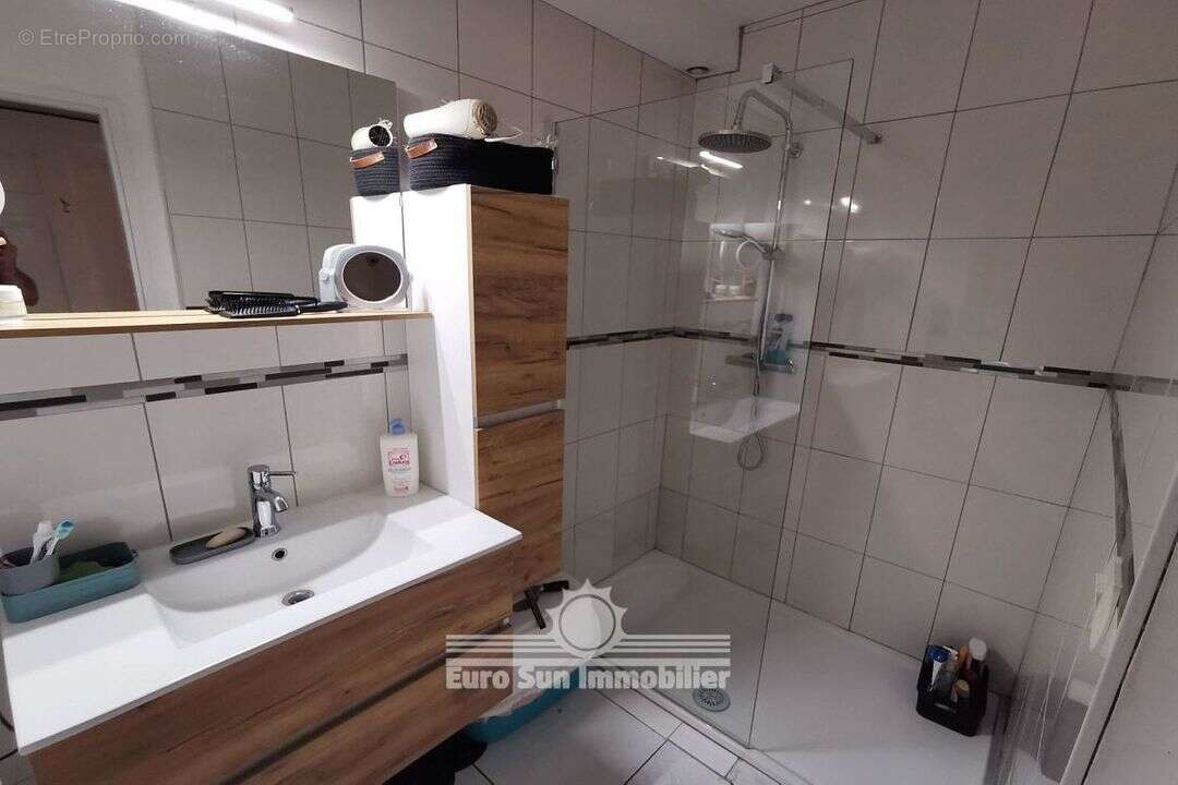 Appartement à NISSAN-LEZ-ENSERUNE