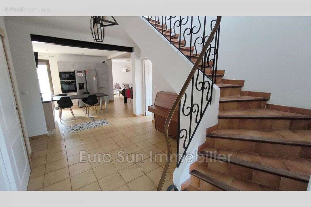 Maison à NISSAN-LEZ-ENSERUNE