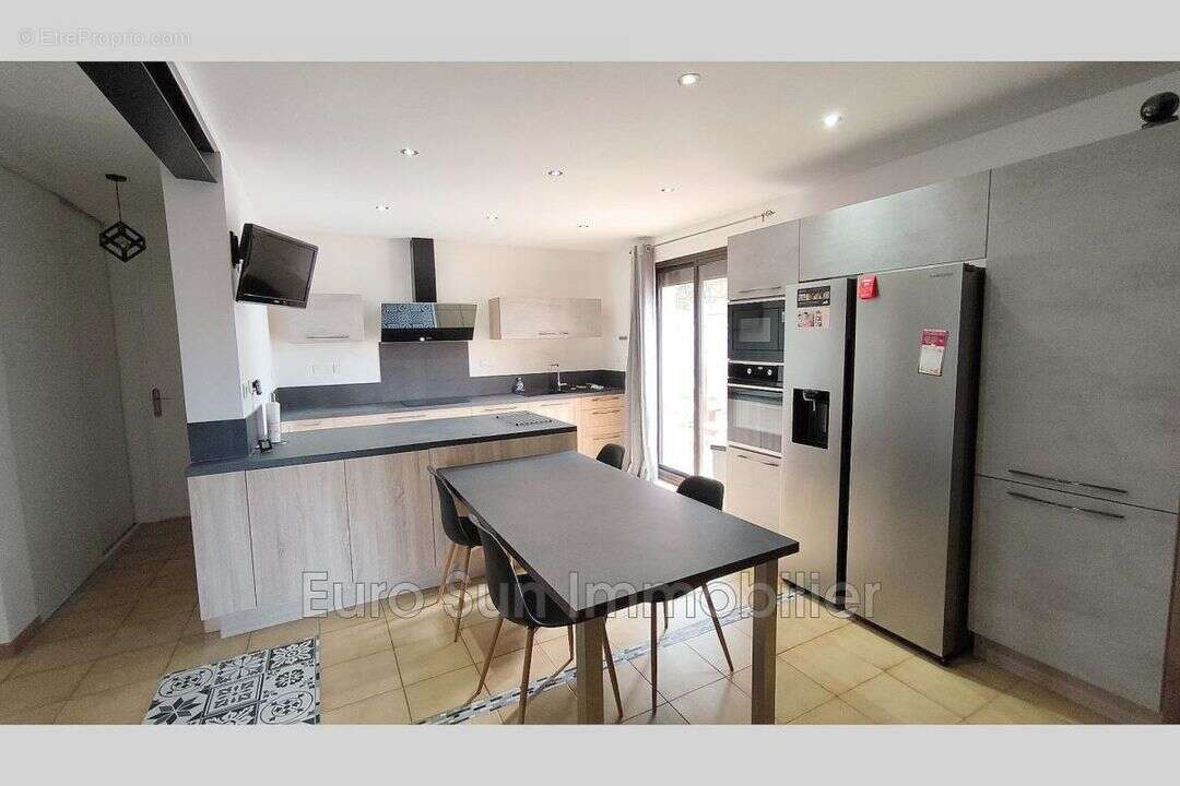 Maison à NISSAN-LEZ-ENSERUNE