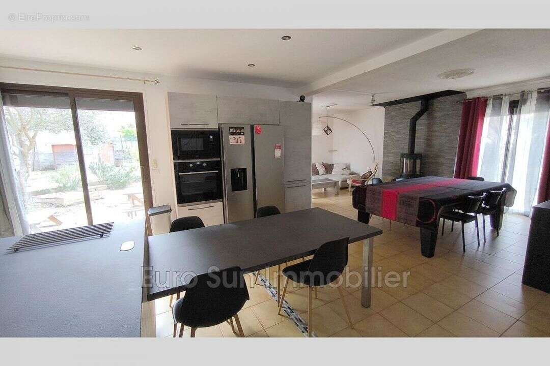 Maison à NISSAN-LEZ-ENSERUNE