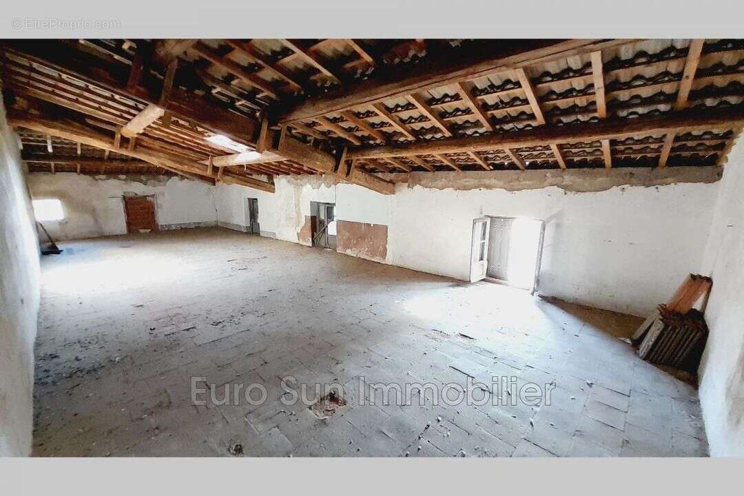 Maison à NISSAN-LEZ-ENSERUNE