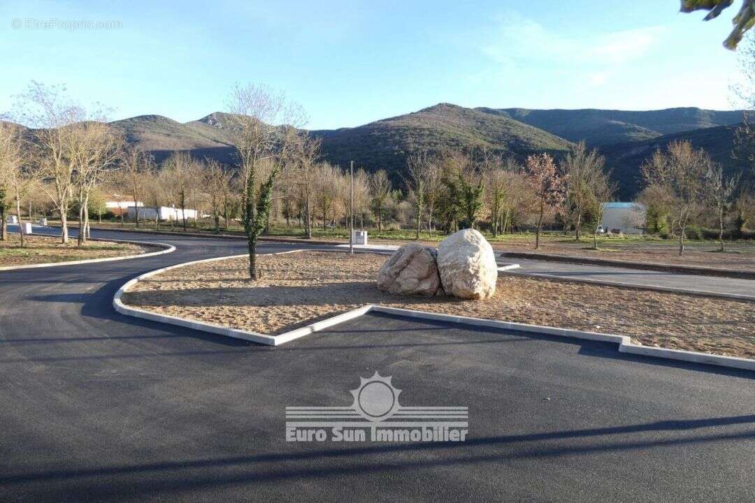 Terrain à COLOMBIERES-SUR-ORB