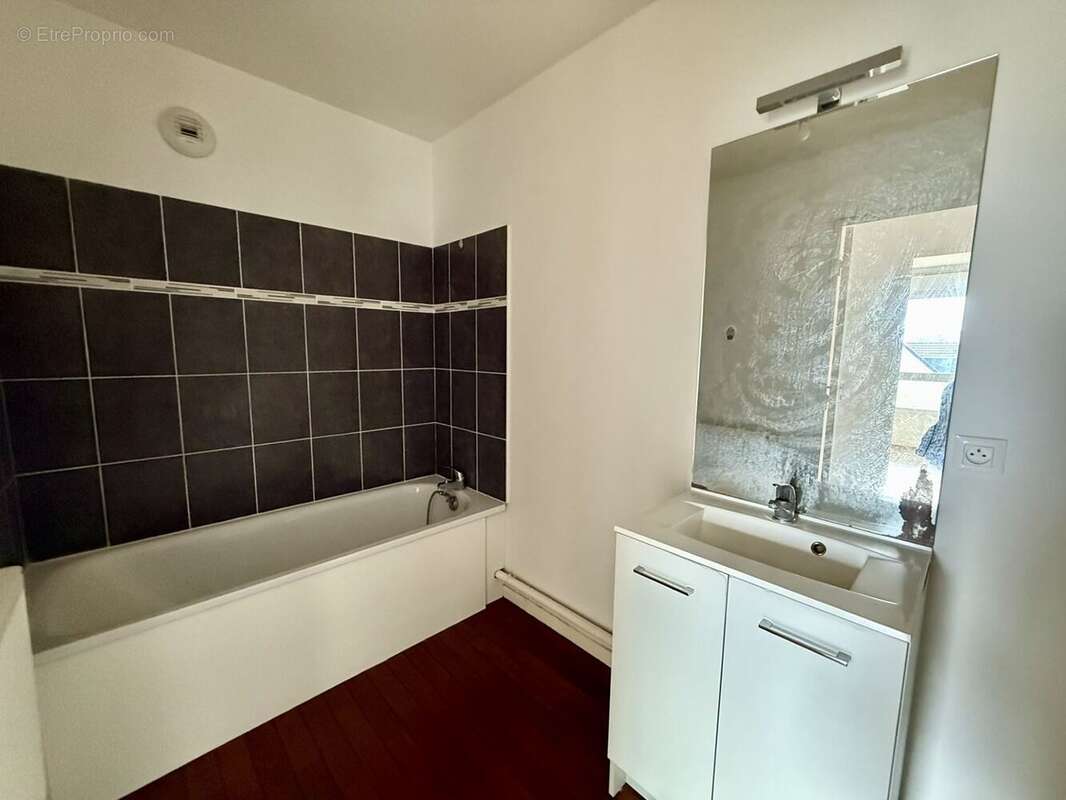 Appartement à SAINT-ETIENNE-DU-ROUVRAY