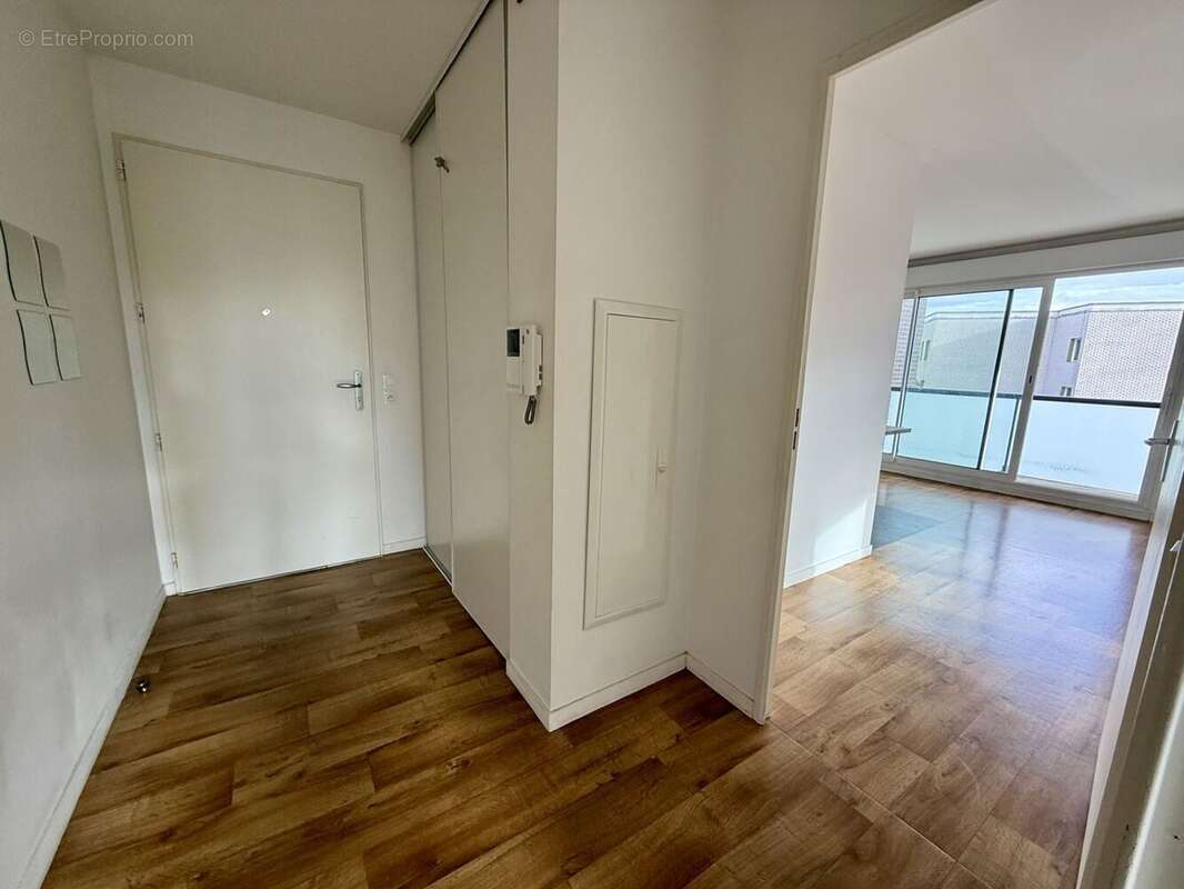 Appartement à SAINT-ETIENNE-DU-ROUVRAY