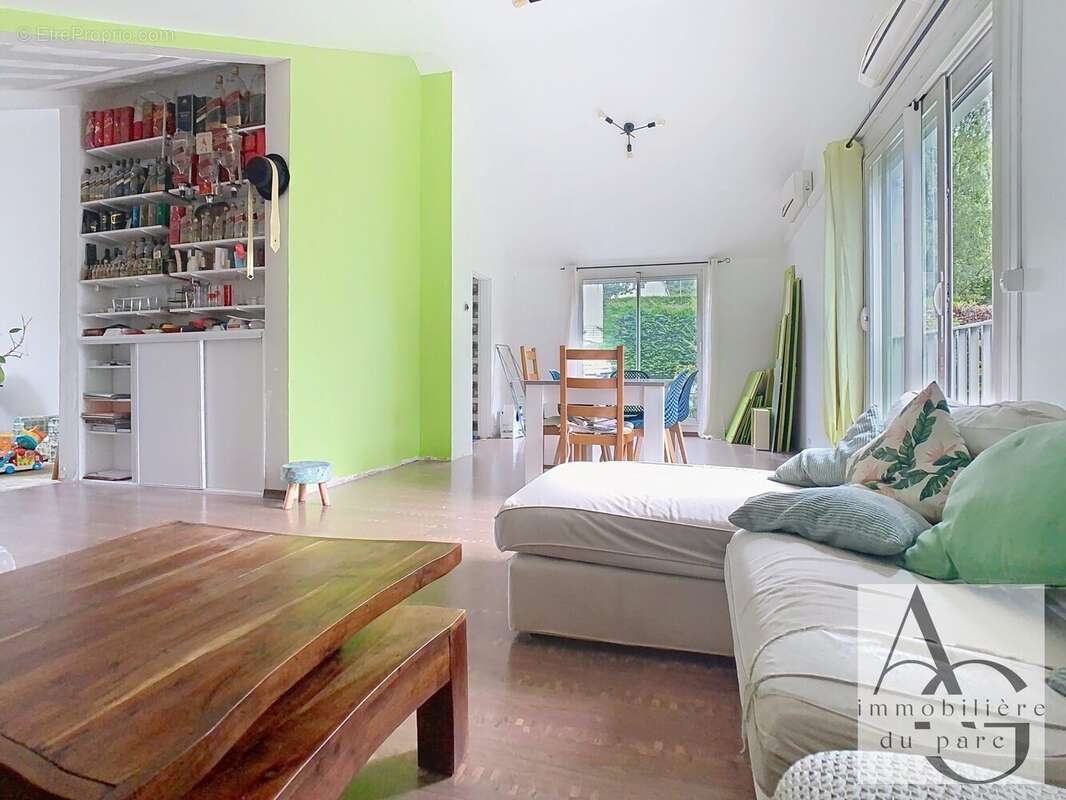 Maison à GRUCHET-LE-VALASSE