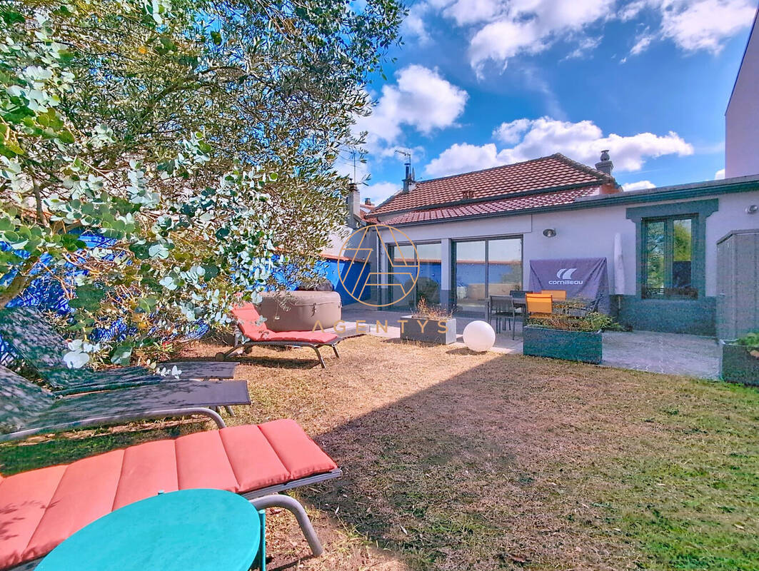 Maison à SAINT-MAUR-DES-FOSSES