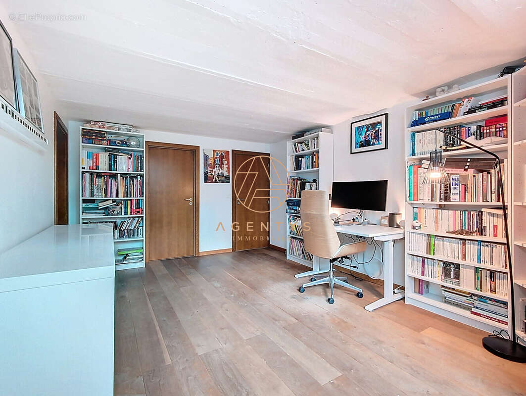 Maison à SAINT-MAUR-DES-FOSSES